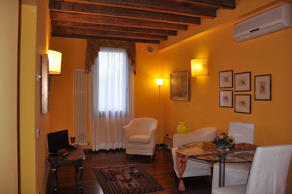 Piazza Nova Guest House Ferrara Phòng bức ảnh