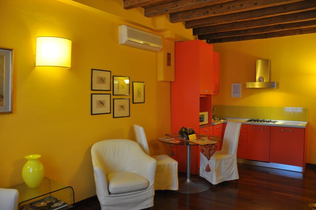 Piazza Nova Guest House Ferrara Phòng bức ảnh