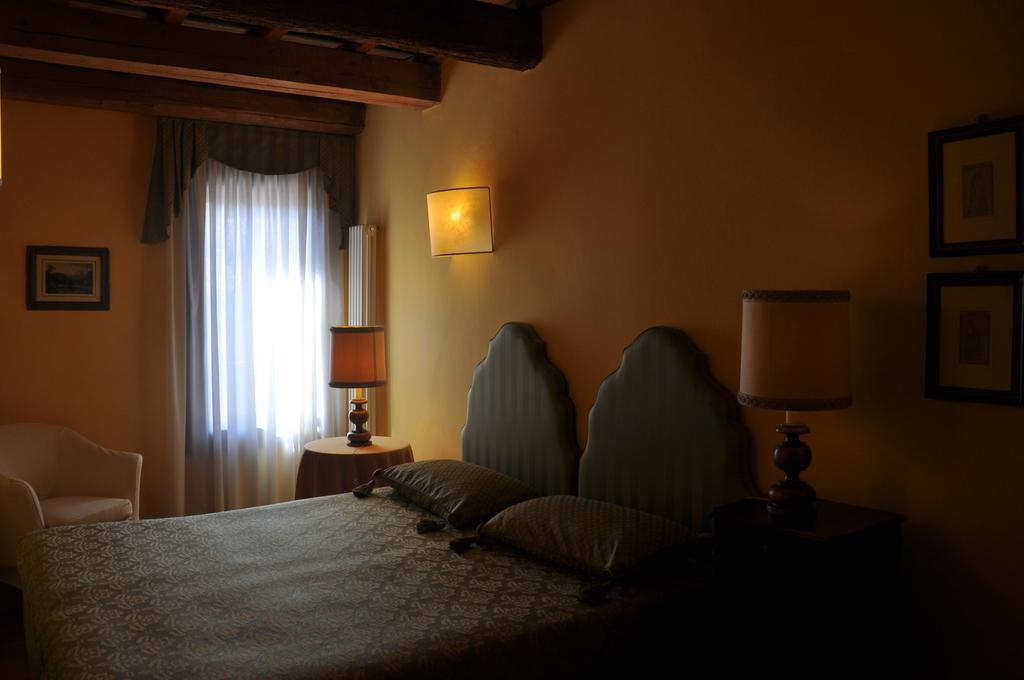 Piazza Nova Guest House Ferrara Phòng bức ảnh