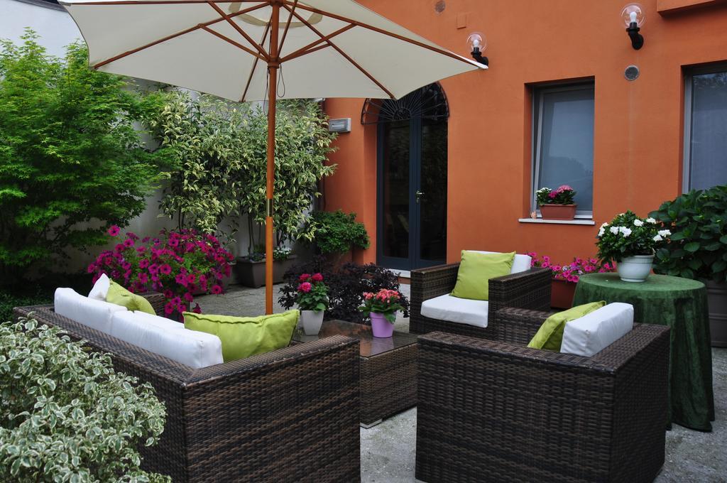 Piazza Nova Guest House Ferrara Ngoại thất bức ảnh