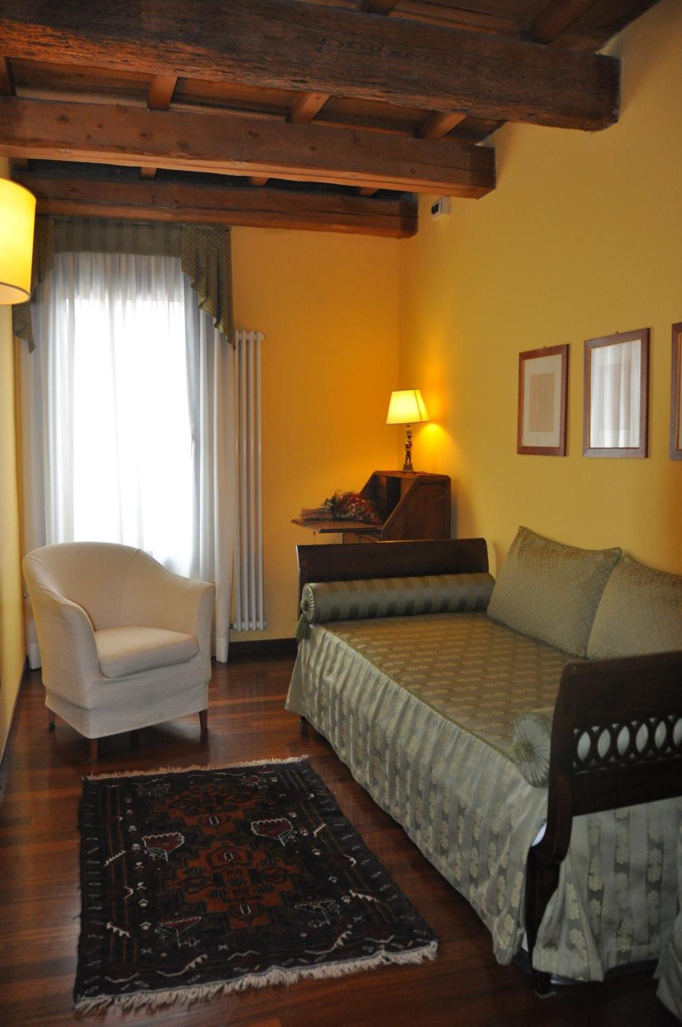 Piazza Nova Guest House Ferrara Phòng bức ảnh