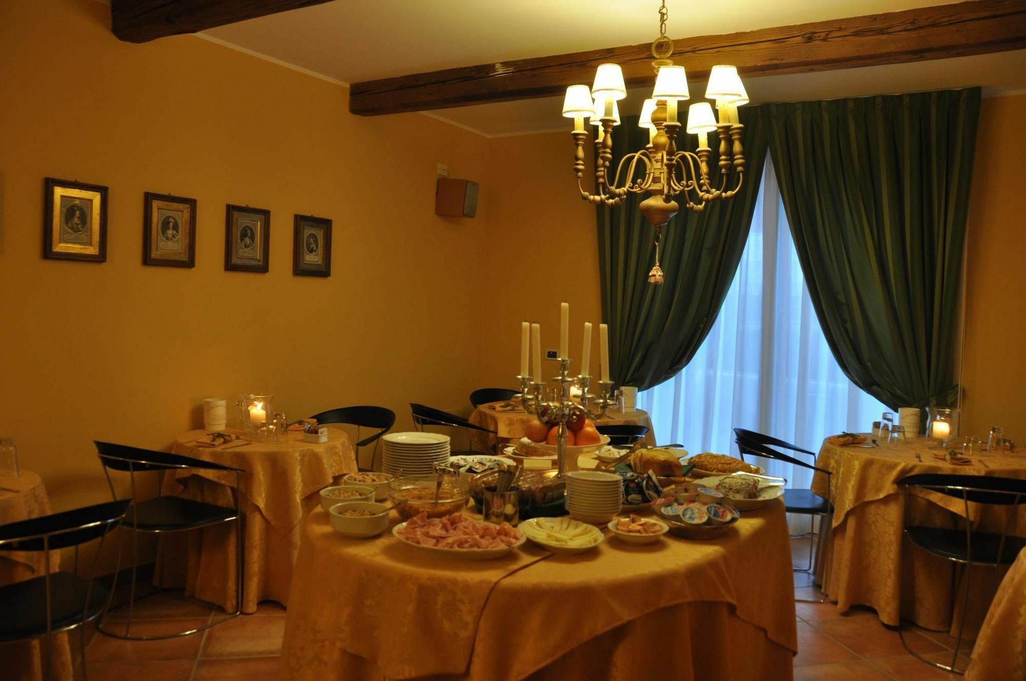 Piazza Nova Guest House Ferrara Ngoại thất bức ảnh